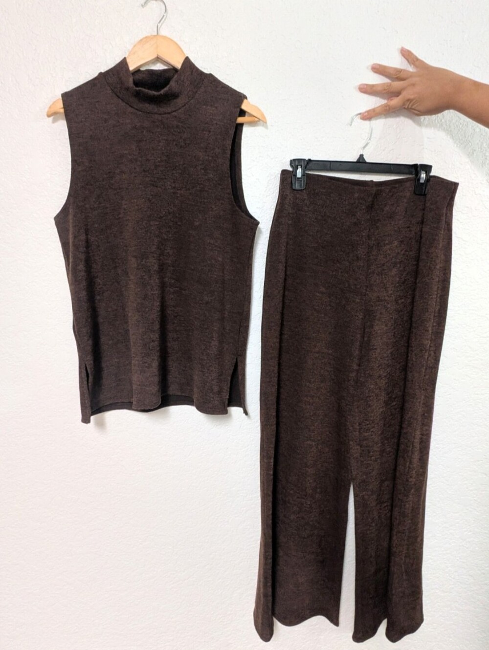 Sleeveless Mock Neck Knit Top & Wide-Leg Pants Set - Brown